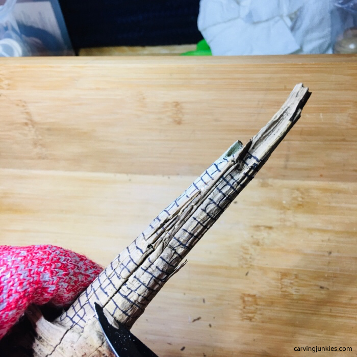 Driftwood Carving Tutorial That is Simple and Easy to Make