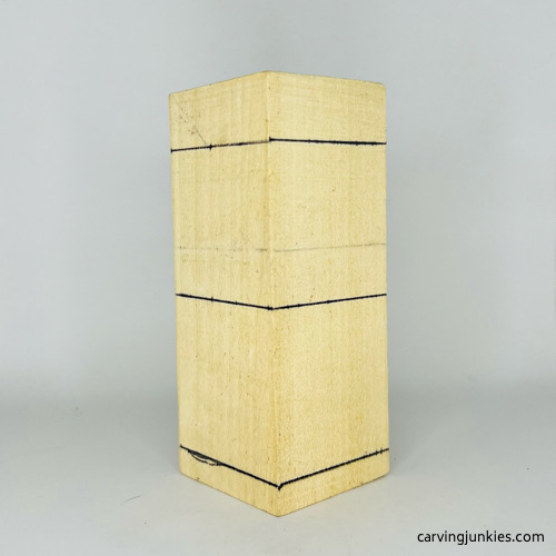 Guidelines to carve a wooden frog