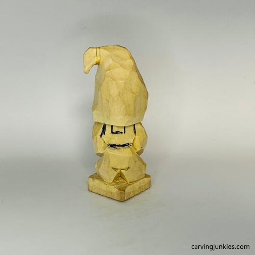 Adding apron to gnome carving