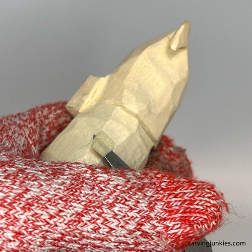 Narrowing body on gnome carving