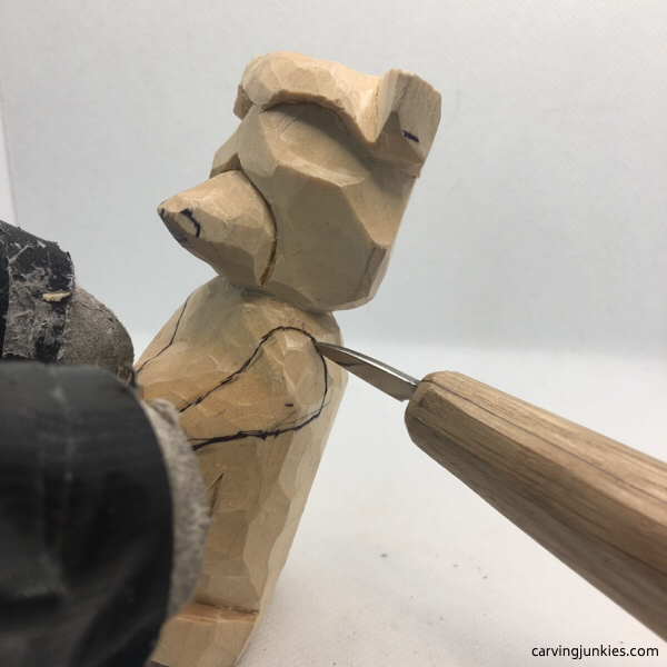 Knife to carve raccoon