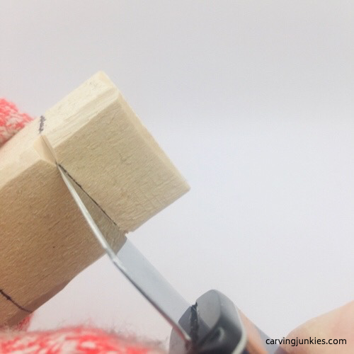 Cutting corners of troll wood carving Helvie Boxcutter