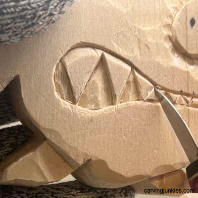 Using pyramid cut on wood carved fish