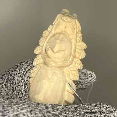 Bring your Thanksgiving decor to life—learn to carve a wooden turkey! Adding details to feathers on wood turkey carving